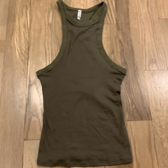 🆕 Free People Ribbed Green Racerback Tanktop - Picture 5 of 10
